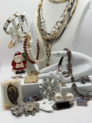 LOT 55J: Vintage Costume Jewelry: Necklaces, Bracelets, Pins & More