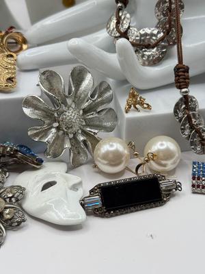 LOT 55J: Vintage Costume Jewelry: Necklaces, Bracelets, Pins & More