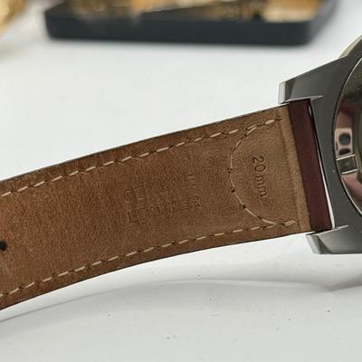 LOT 56J: Men's Watches, Cufflink Pair & Tie Clips: Wenger Swiss Military, Swank, Seiko & Pulsar