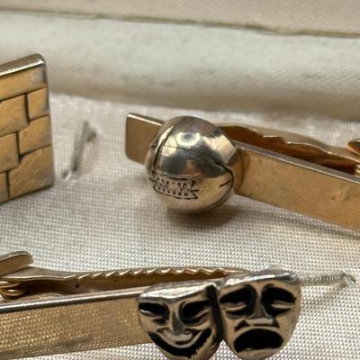 LOT 56J: Men's Watches, Cufflink Pair & Tie Clips: Wenger Swiss Military, Swank, Seiko & Pulsar