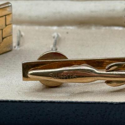 LOT 56J: Men's Watches, Cufflink Pair & Tie Clips: Wenger Swiss Military, Swank, Seiko & Pulsar