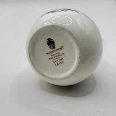 LOT 64K: Bird Themed China: Wedgwood Kutani Crane Bud Vase, Royal Doulton Theresa Politowicz Hummingbird Heirloom Plates & Vintage...