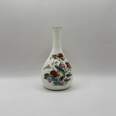 LOT 64K: Bird Themed China: Wedgwood Kutani Crane Bud Vase, Royal Doulton Theresa Politowicz Hummingbird Heirloom Plates & Vintage...