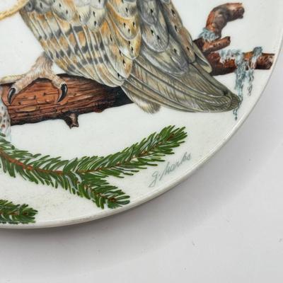 LOT 64K: Bird Themed China: Wedgwood Kutani Crane Bud Vase, Royal Doulton Theresa Politowicz Hummingbird Heirloom Plates & Vintage...