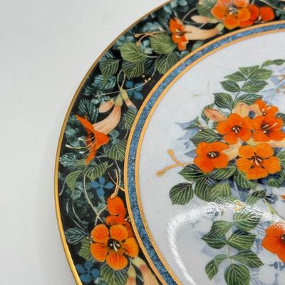 LOT 64K: Bird Themed China: Wedgwood Kutani Crane Bud Vase, Royal Doulton Theresa Politowicz Hummingbird Heirloom Plates & Vintage...