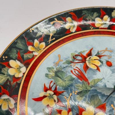LOT 64K: Bird Themed China: Wedgwood Kutani Crane Bud Vase, Royal Doulton Theresa Politowicz Hummingbird Heirloom Plates & Vintage...