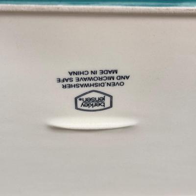 LOT 76K: Berkley Jensen Teal & White Baking & Serving Dishes
