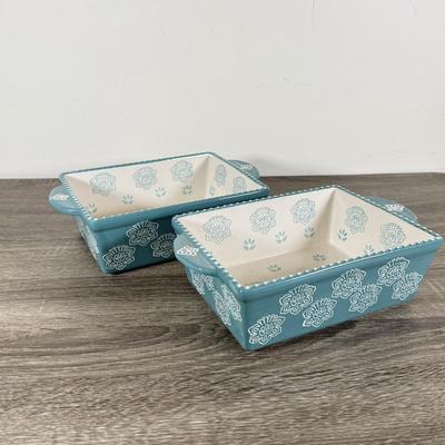LOT 76K: Berkley Jensen Teal & White Baking & Serving Dishes