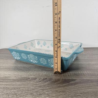 LOT 76K: Berkley Jensen Teal & White Baking & Serving Dishes