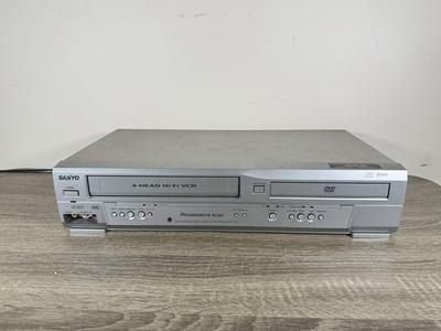 LOT 80K: Sanyo Progressive Scan DVD Player/VCR DVW-7200