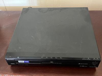 LOT 85L: Sony 5-Disc CD/DVD Player - DVP-NC85H