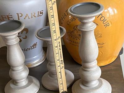 LOT 100L: Side Table + Home Decor