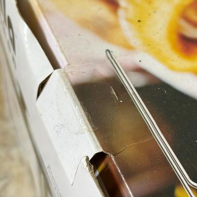 LOT 103K: Kitchen Collection: Bella Deep Fryer, Oneida Spring Form Cake Pan Set, Pasta Express & More