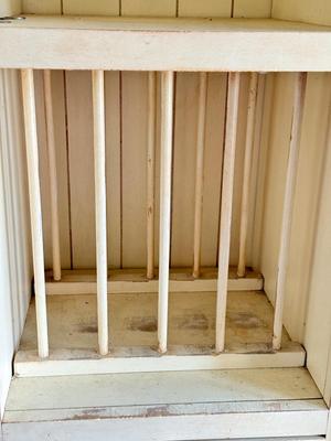 LOT 108L: Vintage Country Style Hutch & Table w/ 4 Chairs