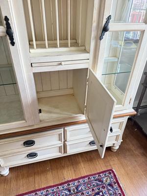 LOT 108L: Vintage Country Style Hutch & Table w/ 4 Chairs