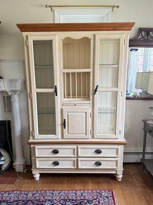 LOT 108L: Vintage Country Style Hutch & Table w/ 4 Chairs