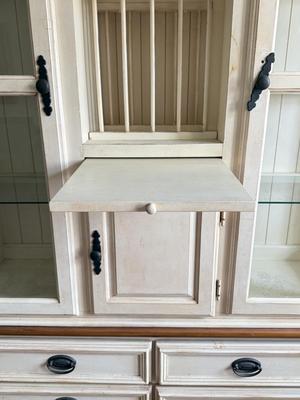 LOT 108L: Vintage Country Style Hutch & Table w/ 4 Chairs