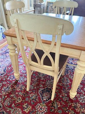 LOT 108L: Vintage Country Style Hutch & Table w/ 4 Chairs