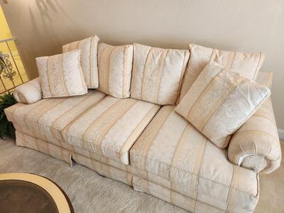 Lot #90 Very nice Contemporary Sofa - like new!
