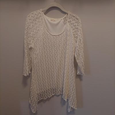 Anthropologie Flowy Tops Size Small Medium (PBC-BBL)