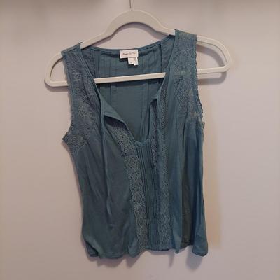 Anthropologie Flowy Tops Size Small Medium (PBC-BBL)
