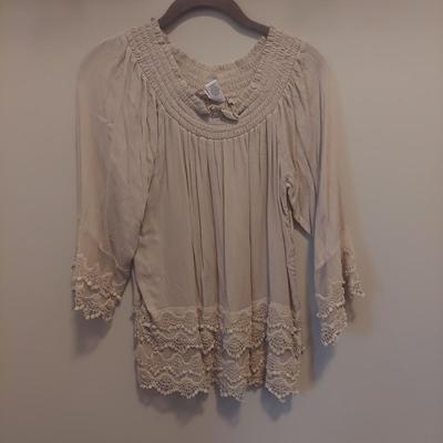 Anthropologie Flowy Tops Size Small Medium (PBC-BBL)