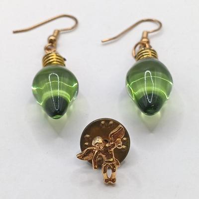 LOT 9: Vintage Holiday Brooches and Earrings