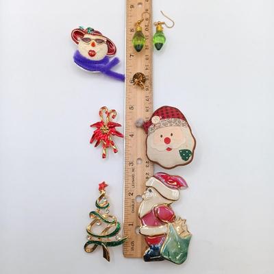 LOT 9: Vintage Holiday Brooches and Earrings