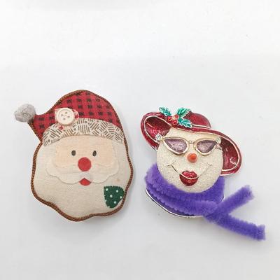 LOT 9: Vintage Holiday Brooches and Earrings