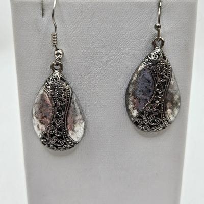 LOT 26: Premiere designs Silver-tone Necklace w/ Matching Earrings