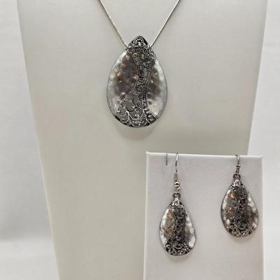 LOT 26: Premiere designs Silver-tone Necklace w/ Matching Earrings
