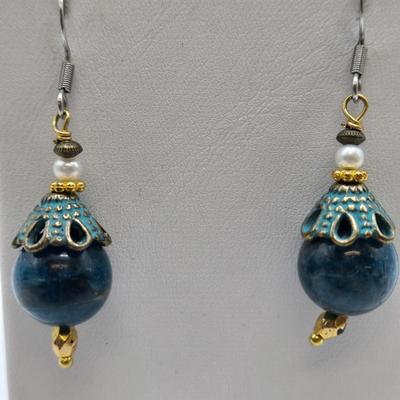 LOT 34: Glass Bead Necklace w/ Matching Earrings, Silver-tone Chain Necklace w/ Glass Pendant, and an Additional 4 Pairs of Earrings