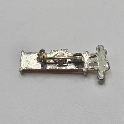 LOT 59: Multiple Golf Pins Including 12K Gold Filled Putter and Ball Pin