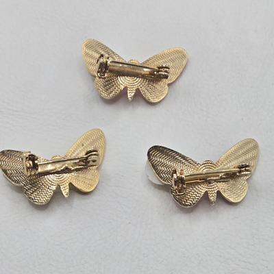 LOT 59: Multiple Golf Pins Including 12K Gold Filled Putter and Ball Pin