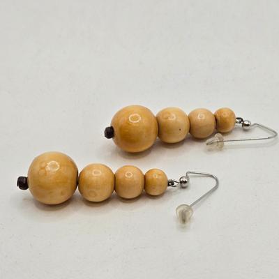 LOT 60: Variety of Rings and Earrings Including One Pair of Clip Earrings