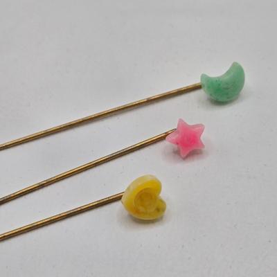 LOT 76: Variety of Vintage Stick Pins