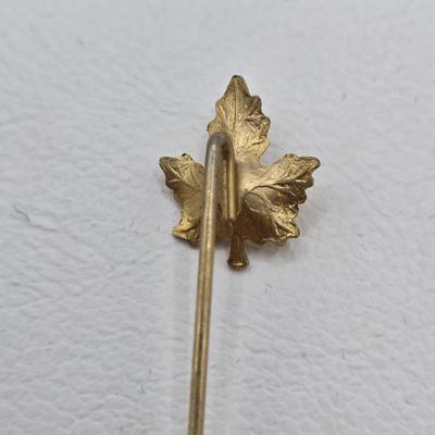 LOT 76: Variety of Vintage Stick Pins
