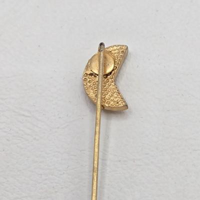 LOT 76: Variety of Vintage Stick Pins