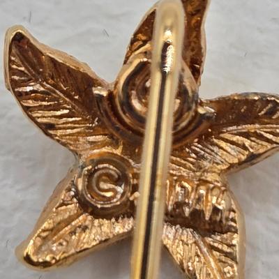 LOT 76: Variety of Vintage Stick Pins