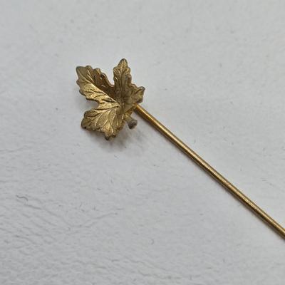 LOT 76: Variety of Vintage Stick Pins