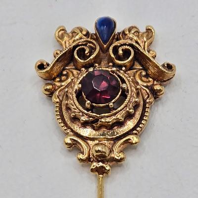 LOT 76: Variety of Vintage Stick Pins