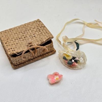 LOT 92: Vintage Skipper , Carrying Case, and Accessories