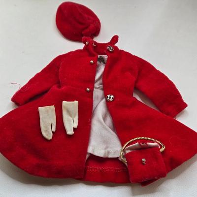 LOT 92: Vintage Skipper , Carrying Case, and Accessories