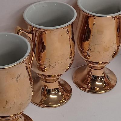 LOT 105: Seyei Fine China Diamond Pattern Plate, Hall Coffee Mugs & Starbucks Travel Mugs