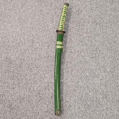 LOT 119: 3-Piece Green Katana Sword Set