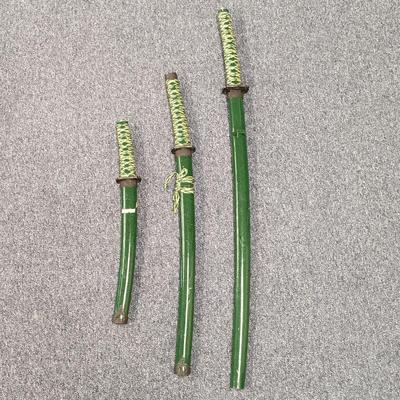LOT 119: 3-Piece Green Katana Sword Set