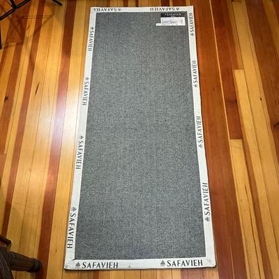 DR483 Safavieh Chelsea Hooked Floral Rug