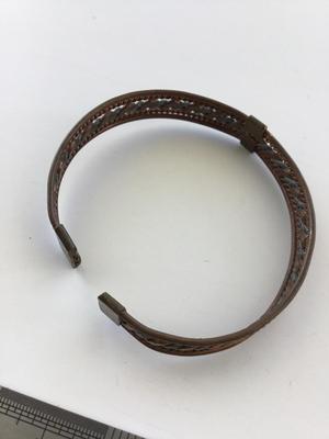 Twist wire type fashion cuff bracelet