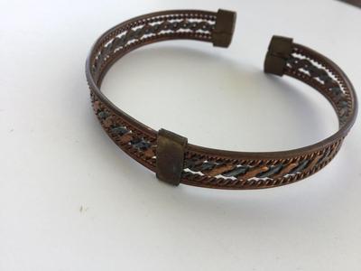 Twist wire type fashion cuff bracelet