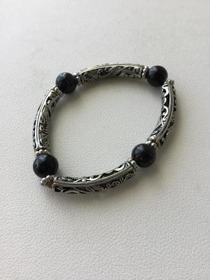 Beautiful stretchy fashion bracelet